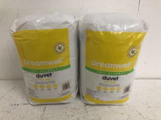 2 X DREAMWELL 4.5 TOG DUVETS