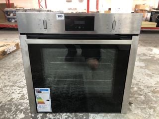 NEFF BUILT-IN SINGLE OVEN MODEL: B3CCC0AN0B - RRP.£629 (EX-DISPLAY)