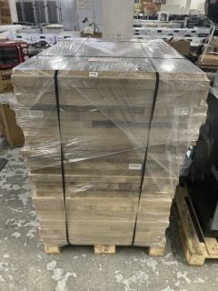 PALLET OF SOLID OAK OFF CUTS