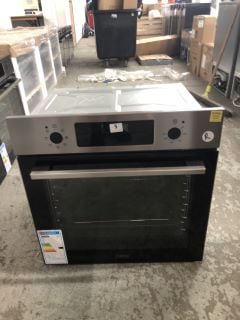 ZANUSSI SINGLE ELECTRIC OVEN MODEL ZOHCX3X2 RRP £359 (EX-DISPLAY)