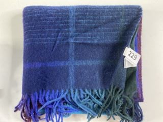 PAUL SMITH MEN'S SCARF ANDROMEDA. MADE FROM: 100% WOOL WOVEN. RRP: £110