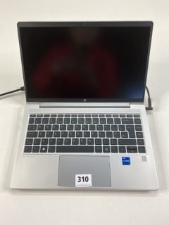 HP PROBOOK 440 256GB LAPTOP IN SILVER. (WITH BOX & CHARGE UNIT) (PART OF SCREEN DOES NOT WORK). INTEL CORE I5-1335U, 16GB RAM,   [JPTN41200]