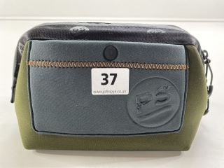 PAUL SMITH MEN'S BAG WASHBAG NEOPRENE. MADE FROM: 100% NEOPRENE WITH COW LEATHER TRIM. RRP: £110