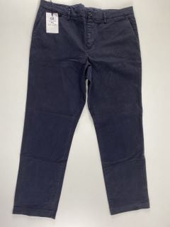 PAUL SMITH MEN'S STANDARD FIT CHINO. SIZE: 36, MADE FROM: 98% COTTON 2% ELASTANE. RRP: £165