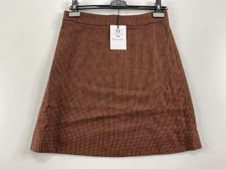 PAUL SMITH WOMEN'S SKIRT. SIZE: 40, MADE FROM: 46% VISCOSE 34% WOOL 17% POLYAMIDE 3% ELASTANE. RRP: £195