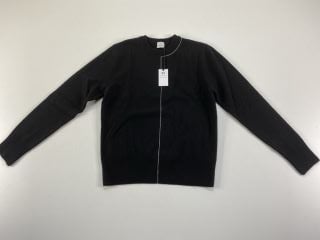 PAUL SMITH GENT'S PULLOVER CREW NECK. SIZE: M, MADE FROM: 100% VIRGIN WOOL. RRP: £345