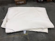 APPROX 140CM FOAM MATTRESS TOPPER IN WHITE