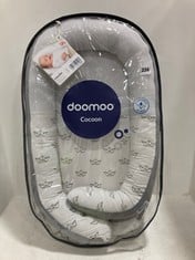 BABYMOOV DOOMOO COCOON COTTON BABY NEST - GREY AND WHITE - RRP £100