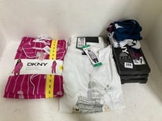 APPROX. 9 X ASSORTED WOMEN'S CLOTHING TO INCLUDE DKNY JEANS WOMEN'S T-SHIRT IN WHITE SIZE XL