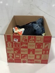 BOX OF ASSORTED ADULTS CLOTHING TO INCLUDE BANDOLINO WOMEN'S SUPER STRETCH SKINNY JEANS IN DARK BLUE - UK 12/14