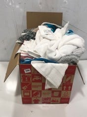 BOX OF ASSORTED ITEMS TO INCLUDE ULTRA SOFT BATH TOWEL IN WHITE