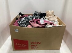 BOX OF ASSORTED ADULTS CLOTHING TO INCLUDE PRETTYLITTLETHING RIBBED SHORTS IN COLOUR CREAM UK SIZE M