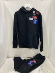 MERCIER OG BADGE BLACK JOGGERS IN UK SIZE S TO INCLUDE MERCIER OG BADGE BLACK HOODIE IN UK SIZE M-RRP £115