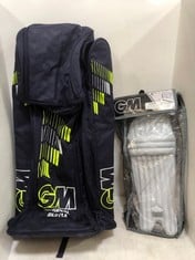 GUNN & MOORE ORIGINAL DUFFE TO INCLUDE GUNN & MOORE CRICKET PADS