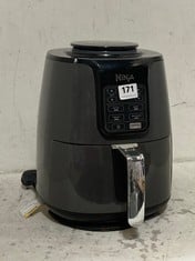 NINJA AIR FRYER MODEL NO-AF100UKS5 RRP- £100