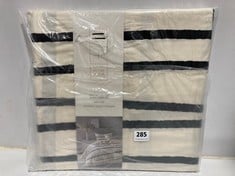 3 X ASSORTED BEDDING ITEMS TO INCLUDE JOHN LEWIS MOTHER OF PEARL KING SIZE DUVET COVER SET - BEIGE/BLACK - RRP £120