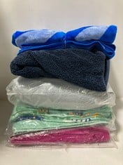 BOX OF ASSORTED TOWELS TO INCLUDE JOHN LEWIS ULTRA SOFT HIBISCUS PINK BATH TOWEL - SIZE 70 X 135CM