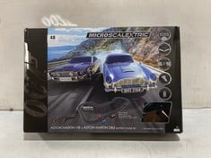 MICRO SCALEXTRIC 007 ASTON MARTIN V8 VS ASTON MARTIN D85 BATTERY CHASE SET