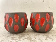 12 X STONE THE CROWS SMALL POT - RED - (H) 11 X (W) 12 X (D) 12 CM - TOTAL RRP £180