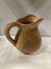 9 X STONE THE CROWS LARGE JUG - SAND-H.22CM - TOTAL RRP £153