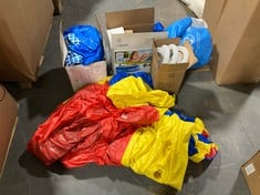 3 X ASSORTED INFLATABLE ITEMS TO INCLUDE BOUNCY CASTLE IN RED / YELLOW / BLUE (ZONE 1)