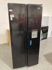 SIA 2 DOOR AMERICAN STYLE FRIDGE FREEZER IN BLACK - MODEL NO. SAFF420BL (TOP RIGHT CORNER DAMAGED) - RRP £457 (ZONE 1)