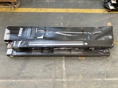 APPROX 5 X ASSORTED ROOF BARS TO INCLUDE THULE FREERIDE ROOF BARS (ZONE 2)