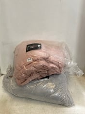 BRENTFORD'S WEIGHTED BLANKET 150X200CM BLUSH TO INCLUDE SIENNA FLUFFY WEIGHTED BLANKET SILVER 150X200CM