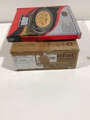 WEBER ROUND GLAZED BAKING STONE TO INCLUDE TEFAL NON-STICK FRY PAN