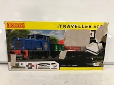 HORNBY TRAVELLER 600 00 GAUGE TRAIN SET RRP- £159.99