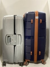 SAMSONITE TRAVEL CASE SILVER HARDSHELL MEDIUM/LARGE SPINNER TO INCLUDE BRITISH TRAVELLER TRAVEL CASE NAVY/BROWN HARDSHELL MEDIUM/LARGE SPINNER