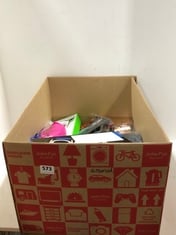 BOX OF ASSORTED ITEMS TO INCLUDE DRAPER MULTI-USE TRANSFER PUMP