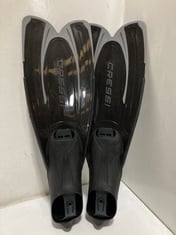 CRESSI PRO LIGHT FINS BLACK SIZE 10/11 TO INCLUDE CRESSI AQUA FINS BLACK SIZE 10/11