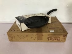 TEFAL 30CM FRYING PAN TO INCLUDE CIRCULON 30.4CM FRYING PAN