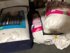 APPROX 5 X ASSORTED BEDDING TO INCLUDE SILENTNIGHT AIRMAX SUPER KING MATTRESS TOPPER