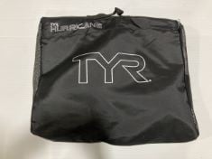 TYR HURRICANE WETSUIT MEN’S LARGE .