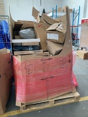 PALLET OF ASSORTED ITEMS TO INCLUDE VOUNOT DOG CARRIER GREY - SIZE L (KERBSIDE PALLET DELIVERY)