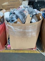 PALLET OF ASSORTED CLOTHING TO INCLUDE BROWN FLIP FLOPS (KERBSIDE PALLET DELIVERY)