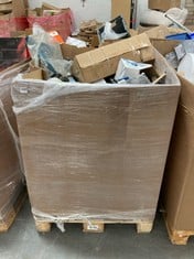 PALLET OF ASSORTED ITEMS TO INCLUDE TOP TECH REVOLUTION WHEEL COVERS IN BLACK (KERBSIDE PALLET DELIVERY)