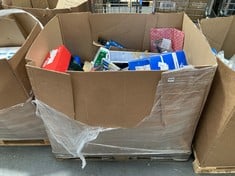 PALLET OF ASSORTED ITEMS TO INCLUDE WINDOW REG WITH 5DR FOCUS (KERBSIDE PALLET DELIVERY)