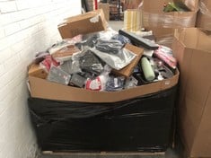 PALLET OF ASSORTED ITEMS TO INCLUDE CHARLES SOUTHERN CROMPTON MENS SMART SHOES IN BLACK SIZE 9 (KERBSIDE PALLET DELIVERY)