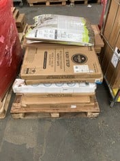 PALLET OF ASSORTED SAFETY GATES TO INCLUDE LINDAM SURE SHUT SAFETY GATE (KERBSIDE PALLET DELIVERY)