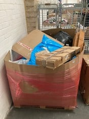 PALLET OF ASSORTED ITEMS TO INCLUDE VEVOR BATH CHAIR IN WHITE - MODEL NO. 301A (KERBSIDE PALLET DELIVERY)