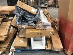 PALLET OF ASSORTED ITEMS TO INCLUDE VIDA DESIGNS CHELSEA MEDIUM RADIATOR COVER IN WHITE (KERBSIDE PALLET DELIVERY)