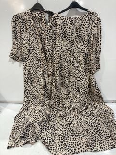 QTY OF ASSORTED CLOTHING ITEMS TO INCLUDE NOBODYS CHILD PET LUNA DRESS ANIMAL PRINT SIZE 16