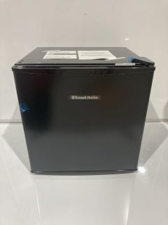 RUSSELL HOBBS FREESTANDING TABLE TOP FRIDGE RRP £120