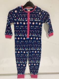 QTY OF ASSORTED CLOTHING INCLUDING JOHN LEWIS BRUSHED PJS AGE 12 YEARS WHITE MULTI TOTAL RRP £176