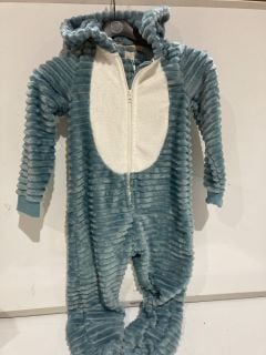 QTY OF ASSORTED CLOTHING INCLUDING JOHN LEWIS SHARK ONESIE AGE 7 YEARS BLUE TOTAL RRP £112