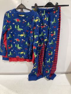 QTY OF ASSORTED CLOTHING INCLUDING JOHN LEWIS 3 PACK TRIANGLE SEAMFREE CROP TOPS AGE 15-16 YEARS MULTI TOTAL RRP £249