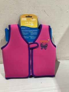 BOX OF ASSORTED ITEMS TO INCLUDE SWIM JACKET PINK SIZE 4-5 YEARS